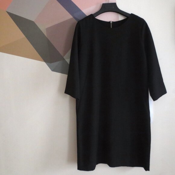 Gap Black Classic Minimalist Shift LBD Dress with Three Quarter Sleeves Zip Back - Picture 1 of 5
